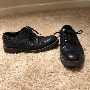 Louis Vuitton luxury shoes